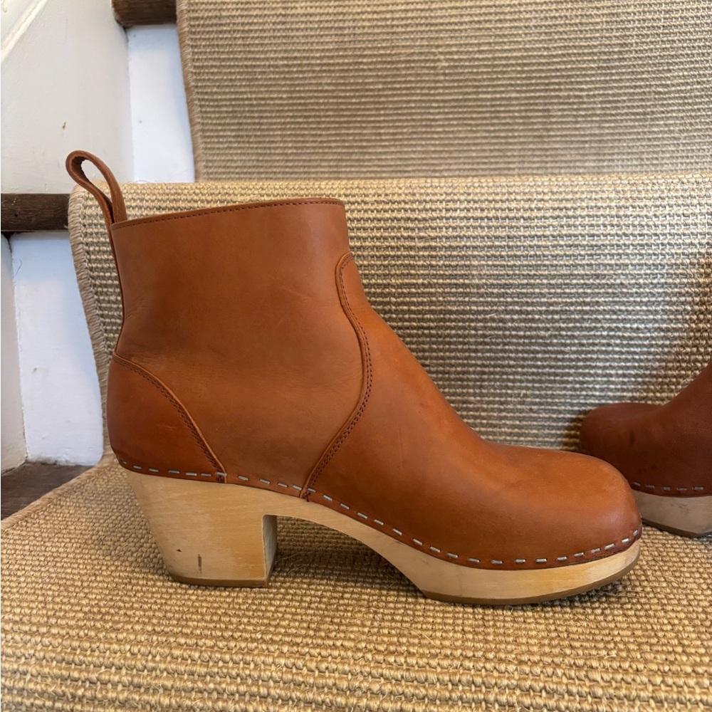 Swedish Hasbeens Zip it Emy Boots size 39